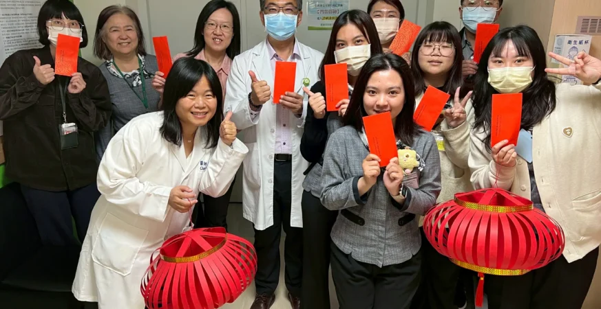 迎新春送祝福　高雄市立岡山醫院職福會　發放新春紅包感謝同仁全年守護健康
